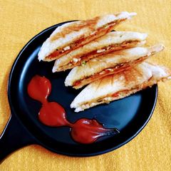 A picture of Veg paneer sandwich.