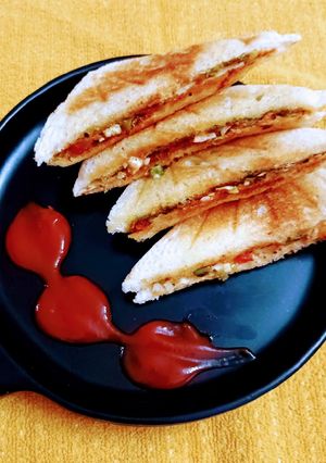 A picture of Veg paneer sandwich.