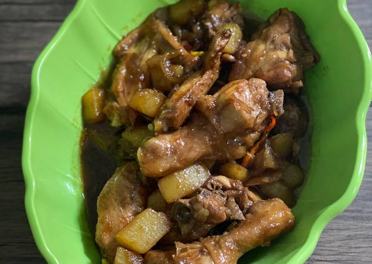 Bagaimana Menyiapkan Ayam goreng kecap + kentang, Bisa Manjain Lidah