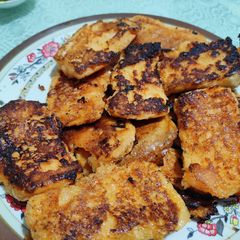 A picture of French Toast.