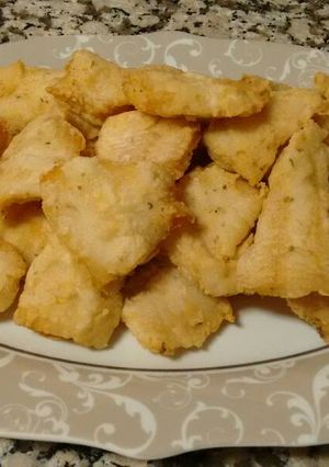 Una foto de Filetes de merluza fritos en trocitos