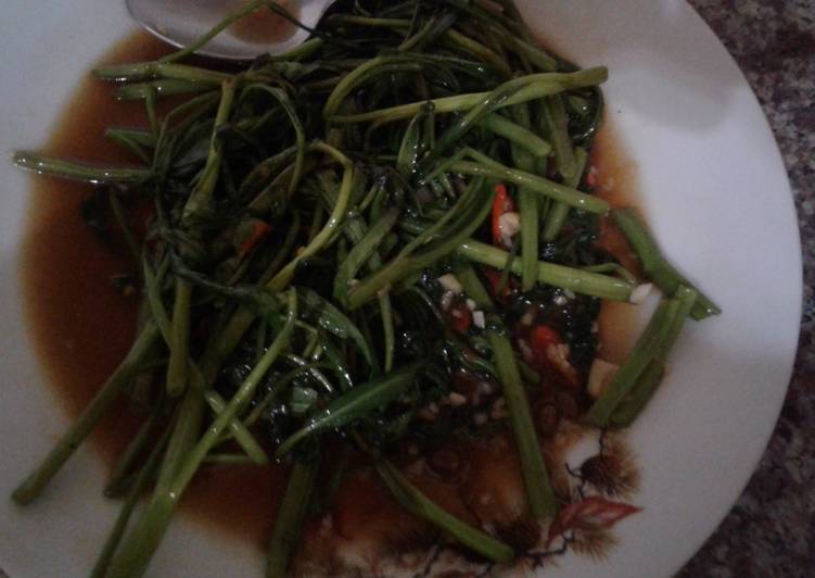 Cah Kang-Kung Ala Thailand "Pad Pak Boong"