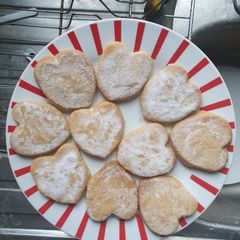 A picture of Vanilla Hearts (biscuits).