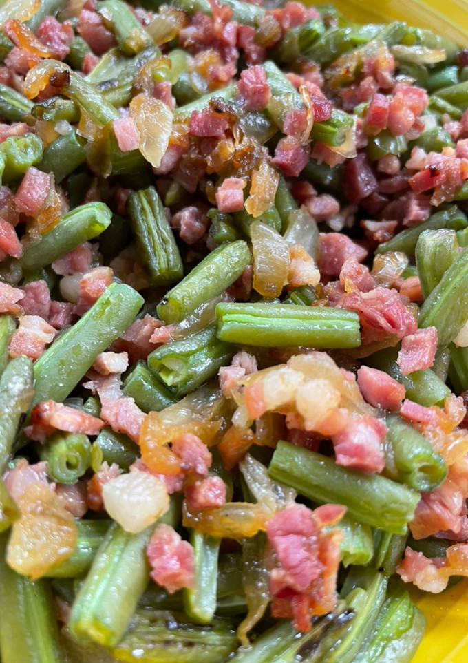 Una foto de Judías con jamón