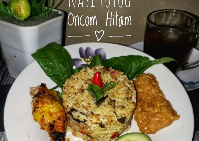 Nasi Tutug Oncom Hitam