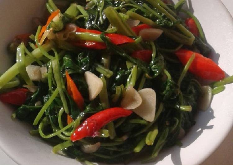 Resep Tumis kangkung saus tiram oleh Rafika Cookpad