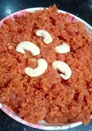 ઇન્સ્ટન્ટ ગાજર નો હલવો (Instant Gajar Halwa Recipe In Gujarati) રેસીપી મુખ્ય ફોટો