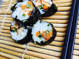 Kimbab, nasi gulung ala ala  (tapi belum rapi)