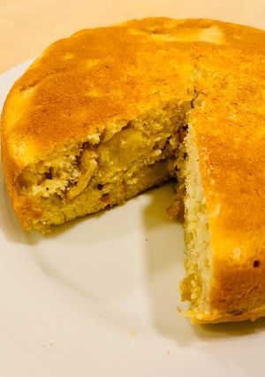 A picture of 3 ingredient banana cake.