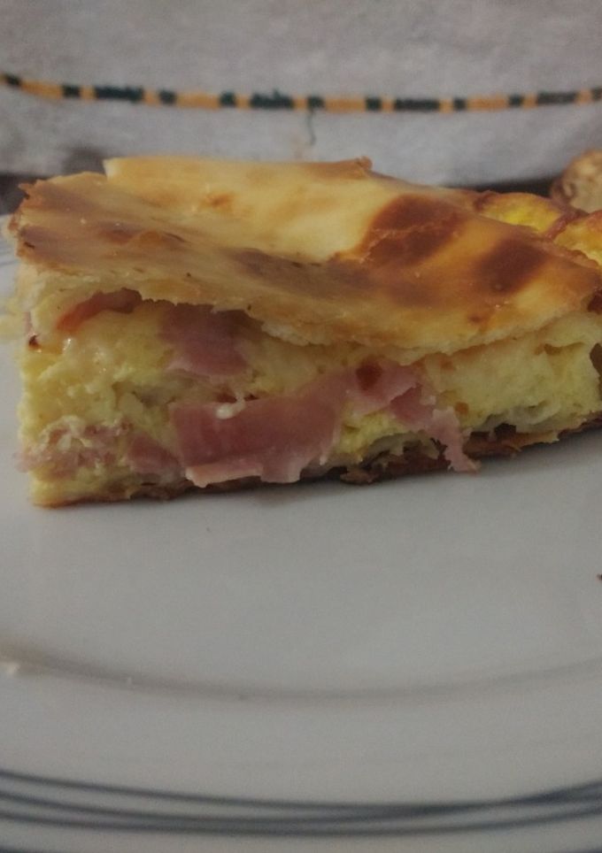 Una foto de Tarta de jamón, queso y huevo!