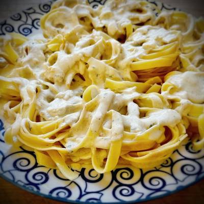 Nidos de tagliatelle con salsa alfredo Receta de Arianne- Cookpad