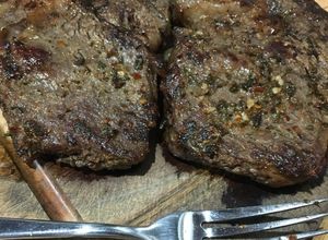 Una foto de Bife ancho al horno con sellado en sartén 😋