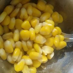 A picture of Masala corn chat.