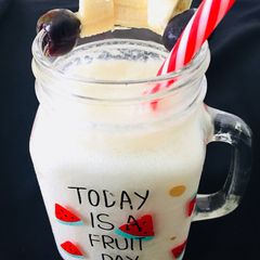 A picture of Banana milk shake.