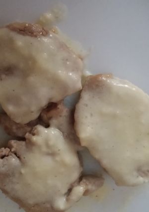 Una foto de Solomillo de cerdo en salsa de queso
