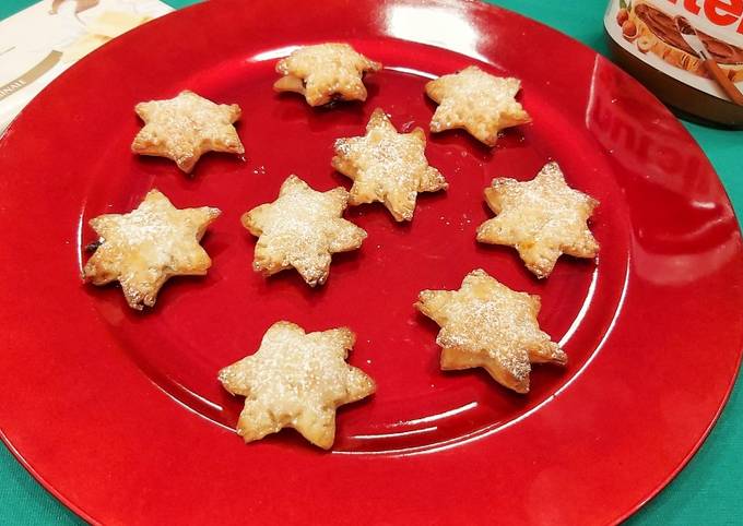Stelline di pasta sfoglia al cioccolato