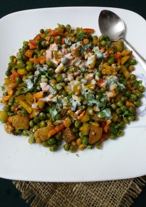 A picture of Green peas spicy chaat.