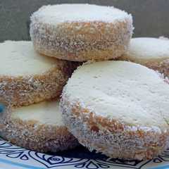 A picture of Alfajores de Maicena.