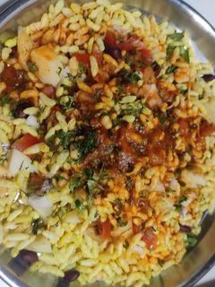 ચટપટી ભેળ (Chatpati Bhel Recipe In Gujarati) રેસીપી મુખ્ય ફોટો