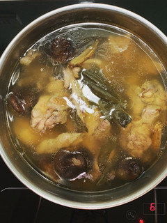 剝皮辣椒雞湯 的食譜成品照片