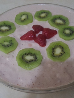 Una foto de Mousse de fresa y galletas María