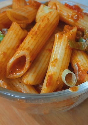 A picture of Cheesy Penne In Red Sauce.