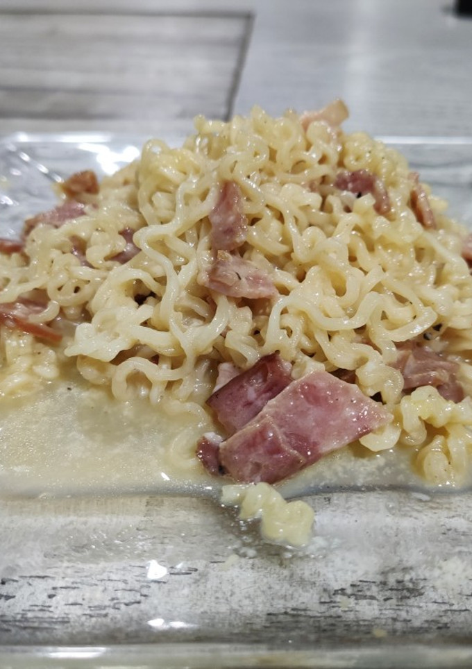 Una foto de Maruchan a la carbonara