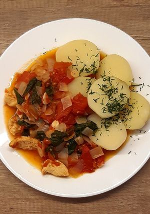 Zdjęcie przepisu Kurczak w pomidorach.