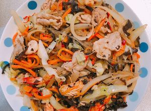 Hình của món Miến xào thập cẩm.