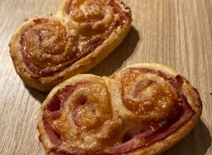 Une photo de Feuilletés apéro palmier