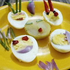 A picture of Boiled egg teddies.