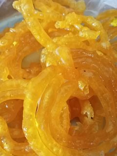 જલેબી (Jalebi Recipe In Gujarati) રેસીપી મુખ્ય ફોટો