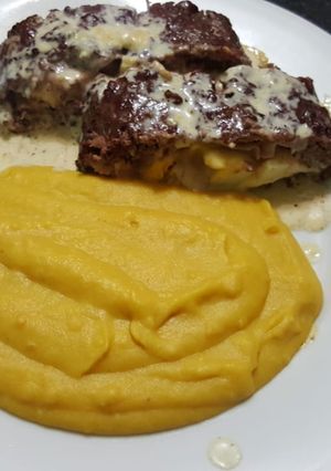 Una foto de Pastel de carne relleno con jamón, queso y huevo!
