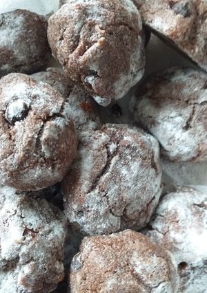 Foto di Biscotti al cacao e gocce di cioccolato