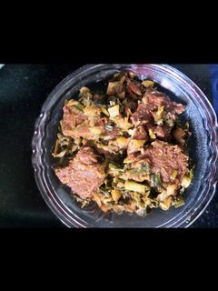 हरा प्याज़ और बेसन की टिक्की की सब्जी (Hara pyaz aur besan ki tikki ki sabzi recipe in Hindi) रेसिपी मुख्य फोटो