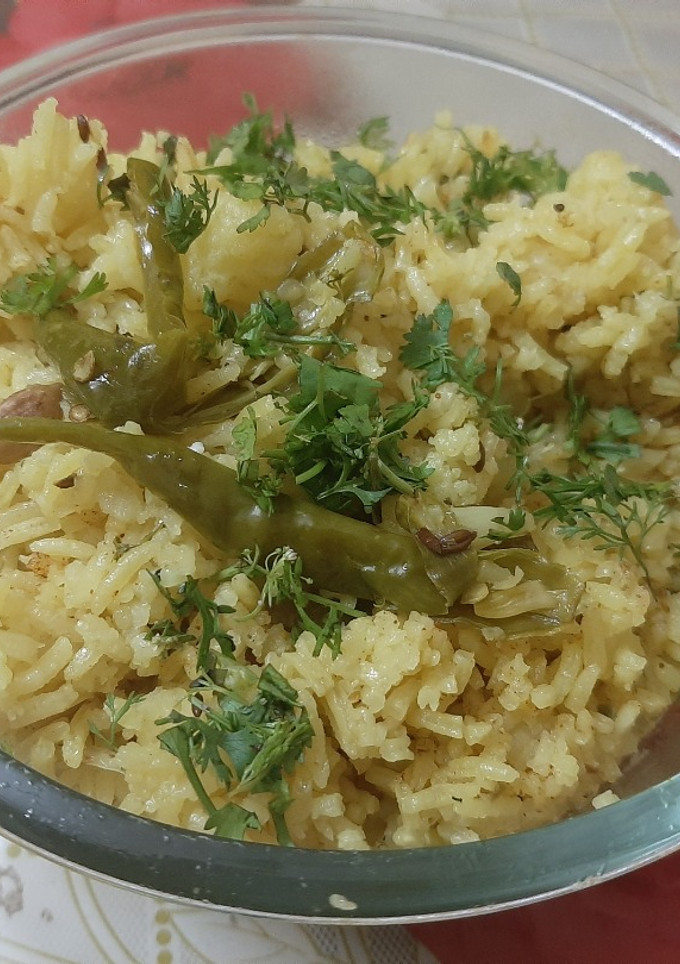 कोबी भात (kobi bhaat recipe in marathi) रेसिपी चे मुख्य फोटो 