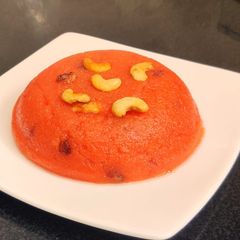 A picture of ரவா கேசரி.