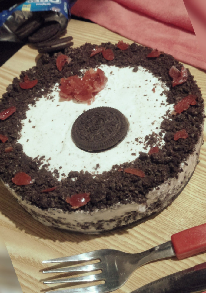A picture of Oreo Icecream Cake.