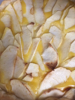 Una foto de Hojaldre de natillas y manzana