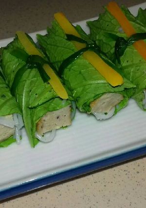 Hình của món Cải Bẹ Xanh Cuốn Chả Cá.