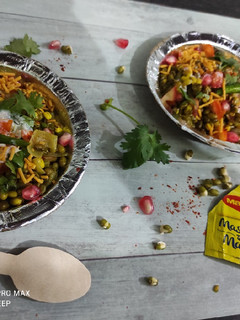 अंकुरित मूंग चाट (ankurit moong chaat recipe in Hindi) रेसिपी मुख्य फोटो