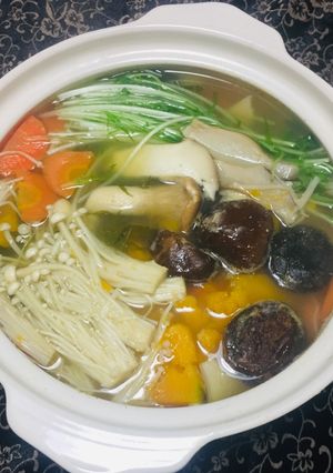 Una foto de Sopa (nabe) de Miso con Hongos y Vegetales!