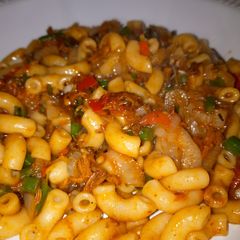 STIR fried macaroni with UGU stem🌿 A picture of STIR fried macaroni with UGU stem🌿.