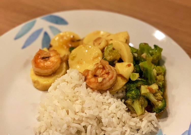 Langkah Mudah untuk Menyiapkan Brokoli tahu udang, Enak Banget