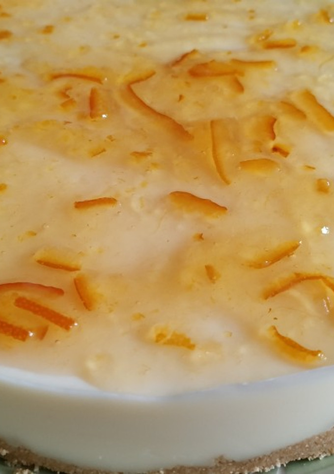 Una foto de Tarta de queso y gelatina de limón