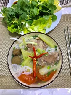 Hình của món Bún sườn.