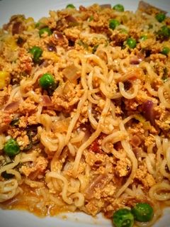 A picture of Egg Maggi.