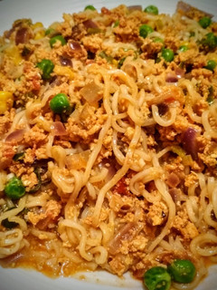A picture of Egg Maggi.