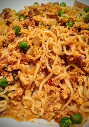 A picture of Egg Maggi.