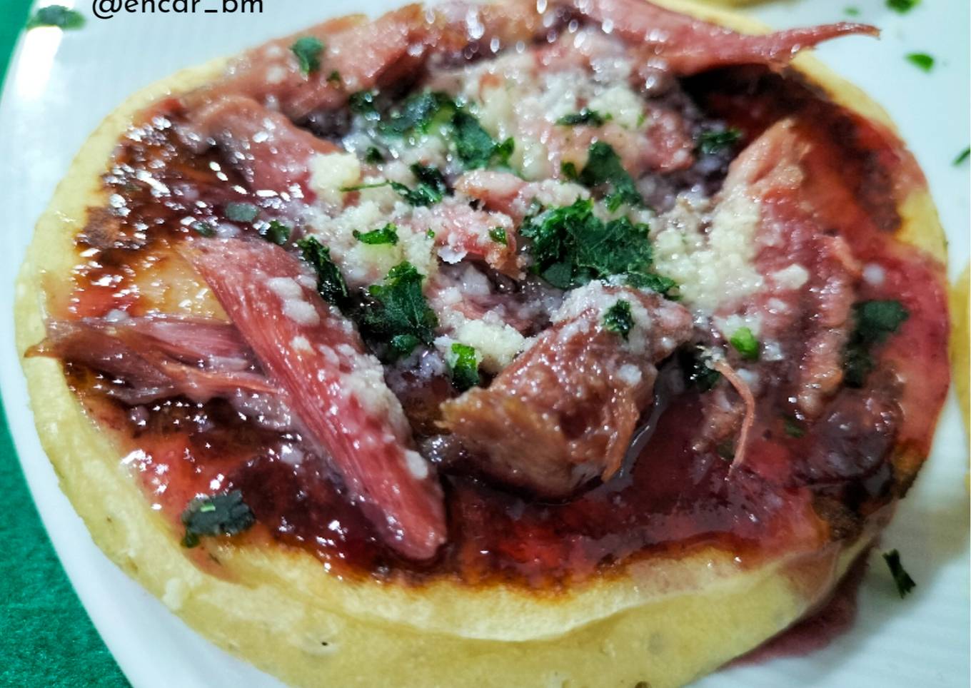 Tortitas de pato, parmesano y arándanos